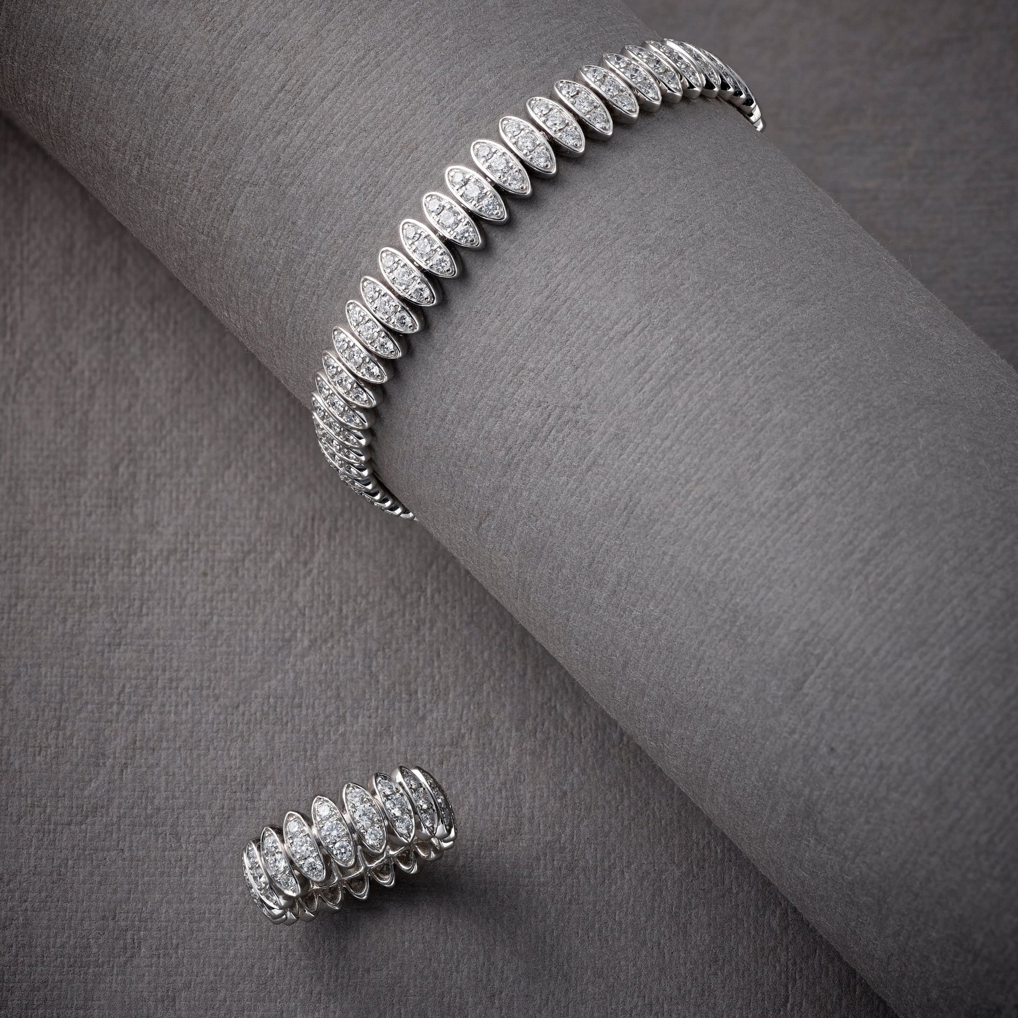 Aurea White Gold Diamond Ring